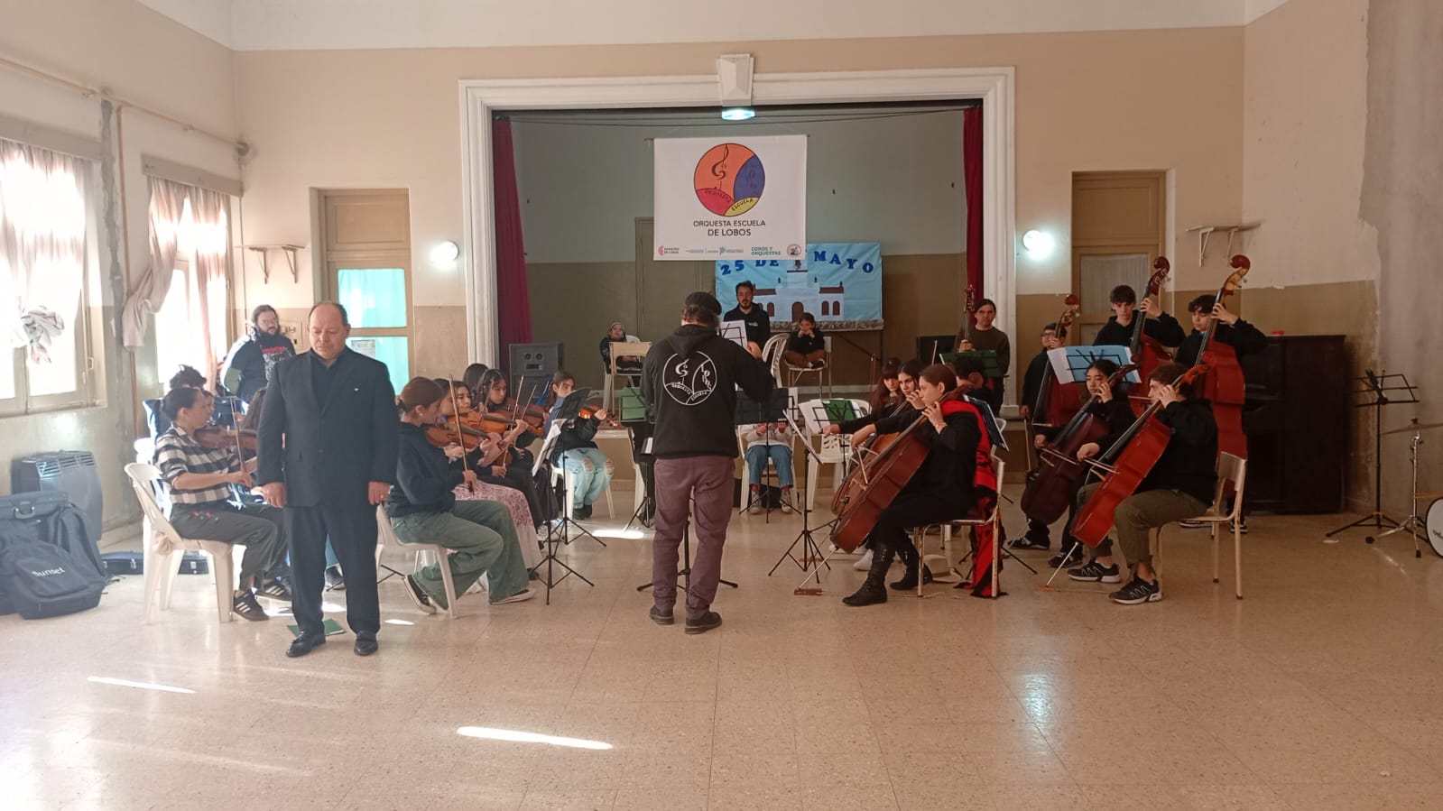 La Orquesta Escuela de Lobos: concierto, reconocimiento e invitados